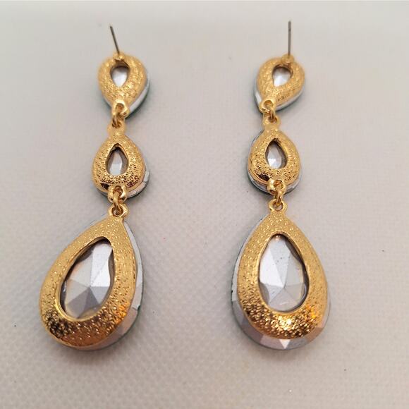 Green Statement Earrings With  3 Graduated Teardrop Dangles - Picture 2 of 4